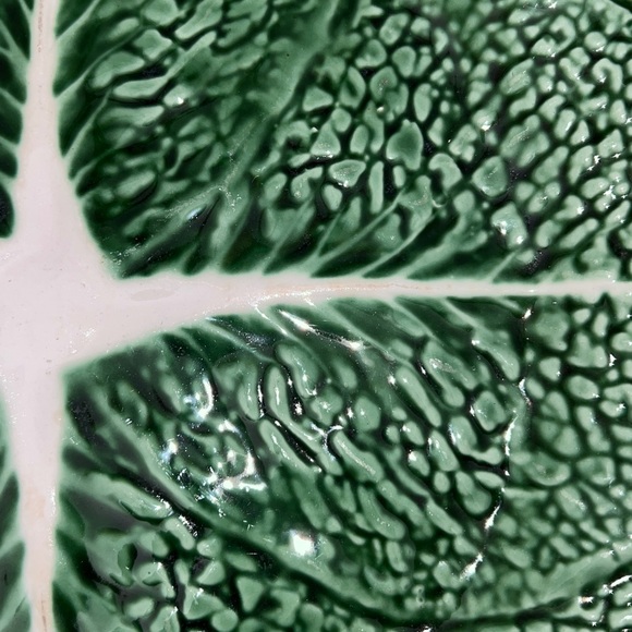 Secla green cabbage leaf dish - Picture 4 of 9